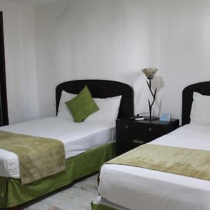 Habitación con 2 Camas Individuales